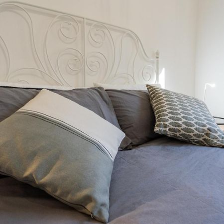 Lovely Corner In The Heart Of The Lake By Rent All Como Buitenkant foto
