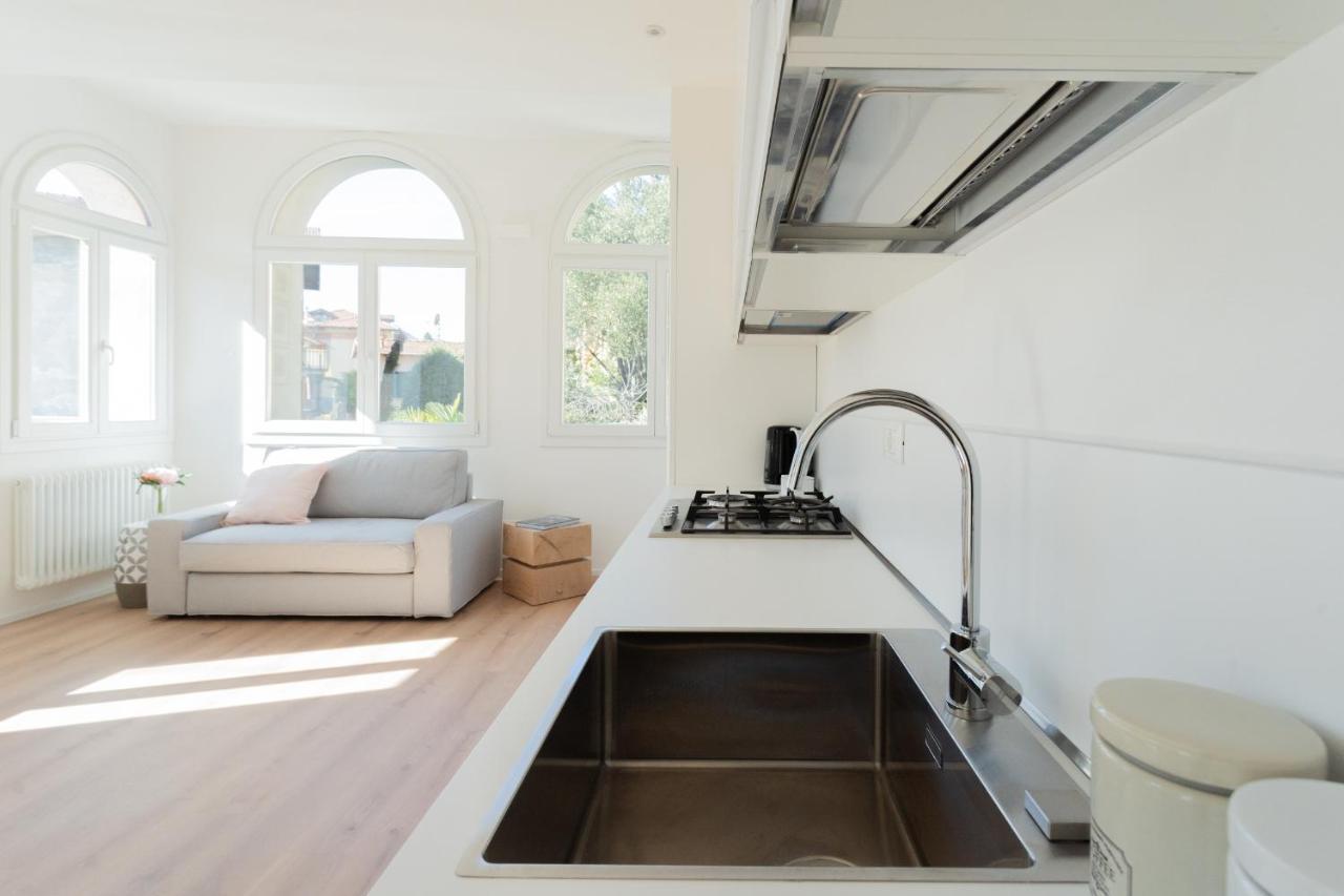 Lovely Corner In The Heart Of The Lake By Rent All Como Buitenkant foto