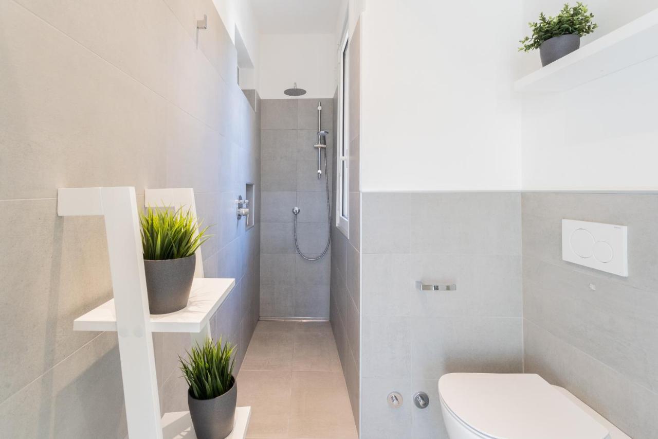 Lovely Corner In The Heart Of The Lake By Rent All Como Buitenkant foto