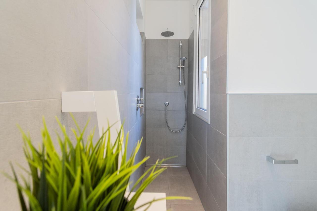 Lovely Corner In The Heart Of The Lake By Rent All Como Buitenkant foto